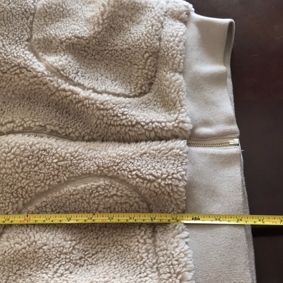 Aritzia zip up teddy jacket - Picture 5 of 5